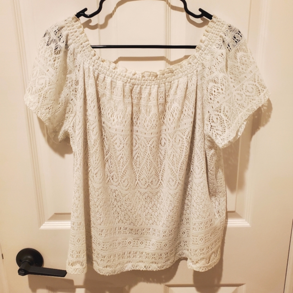 White patterned lace off shoulder top, Size L